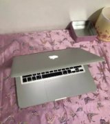 女生自用苹果八G高配笔记本电脑